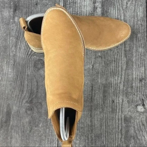 NEW DOLCE VITA Ankle Booties Block Heels Boot Pull Tab Womens Size 6 Almond Toe - Picture 10 of 13